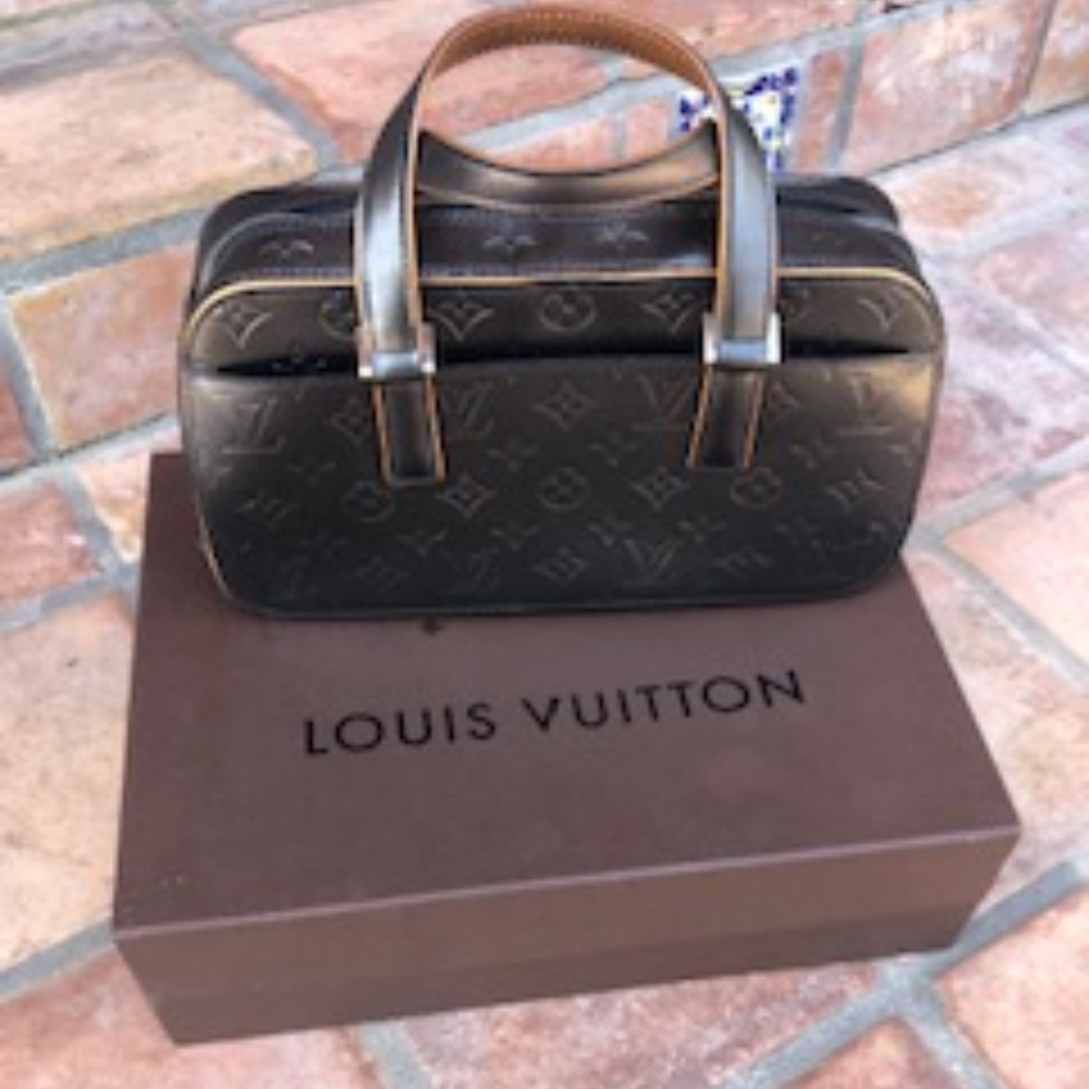 COPY - COPY - LV Shelton Monogram Matte Vernis